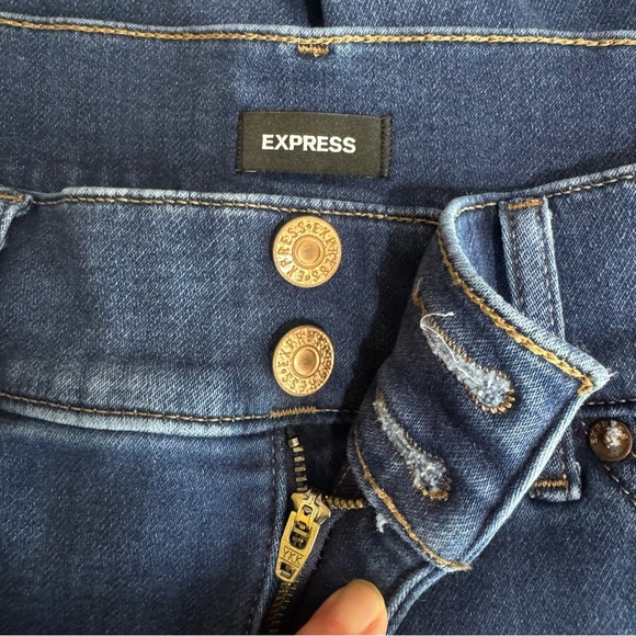 Express Women’s Mid Rise Dark Wash Cropped Skinny Jeans - Picture 6 of 8